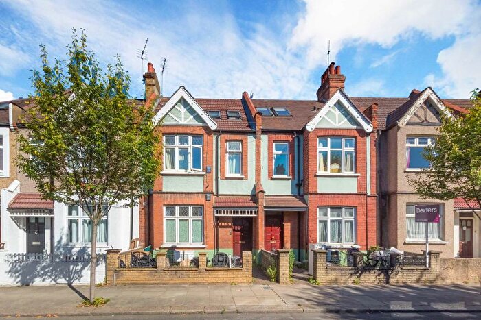 5 Bedroom Flat To Rent In Glenroy Street, London, W12
