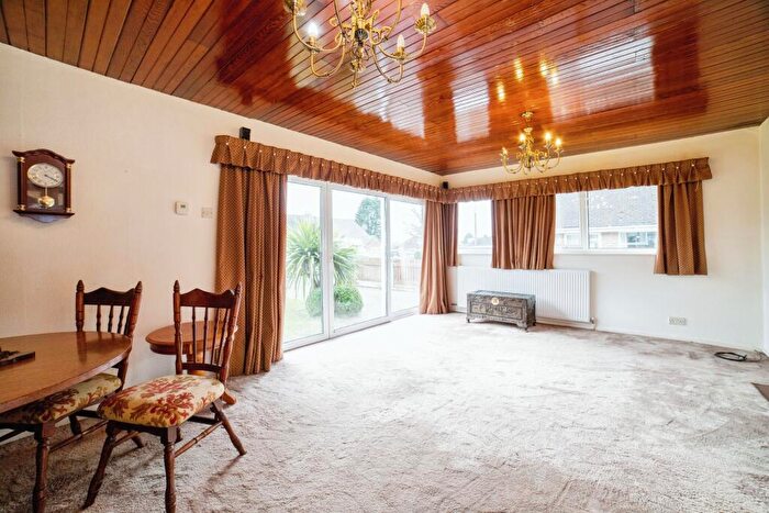 2 Bedroom Bungalow For Sale In Bourne Avenue, Kirkby-in-Ashfield, Nottingham, Nottinghamshire, NG17