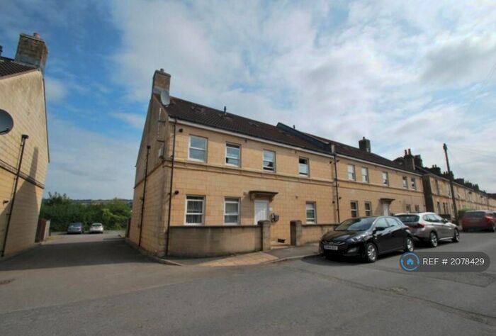 2 Bedroom Flat To Rent In Albany Court, Bath, BA2
