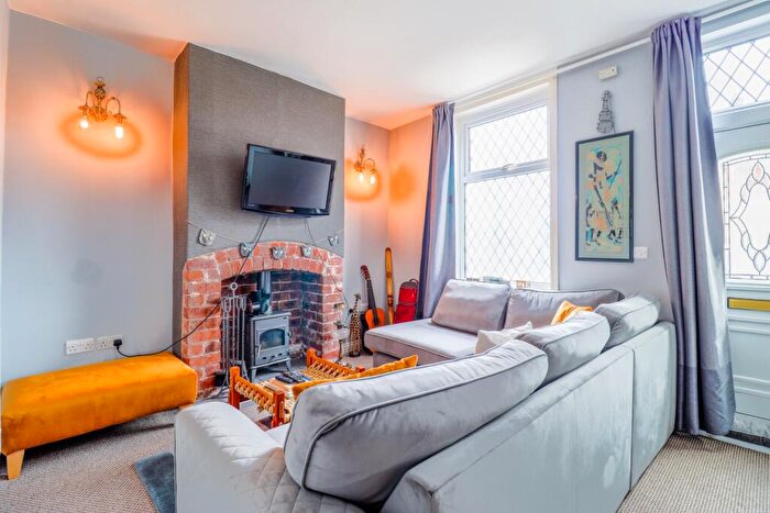 3 Bedroom Semi-Detached House For Sale In Old Hall Road, Chesterfield, Derbyshire, S40