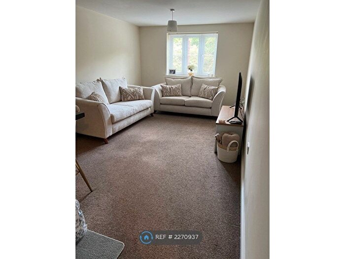 2 Bedroom Flat To Rent In London Road, Benfleet, SS7