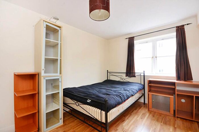 2 Bedroom Flat To Rent In Admiral Place, Rotherhithe, London, SE16