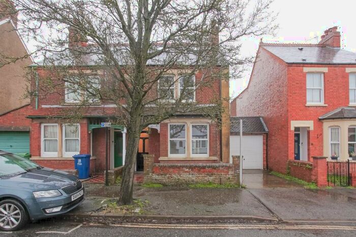 4 Bedroom Semi-Detached House To Rent In Holyoake Road, Headington, Oxford, OX3