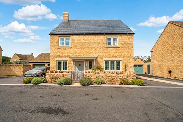 4 Bedroom Detached House To Rent In Trubshaw Way, Fairford, Gloucestershire, GL7
