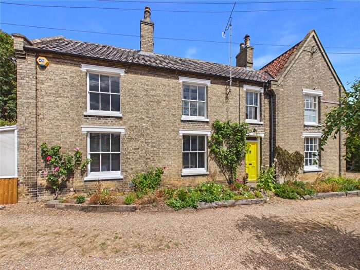 3 Bedroom Link Detached House For Sale In The Street, Melton, Woodbridge, Suffolk, IP12
