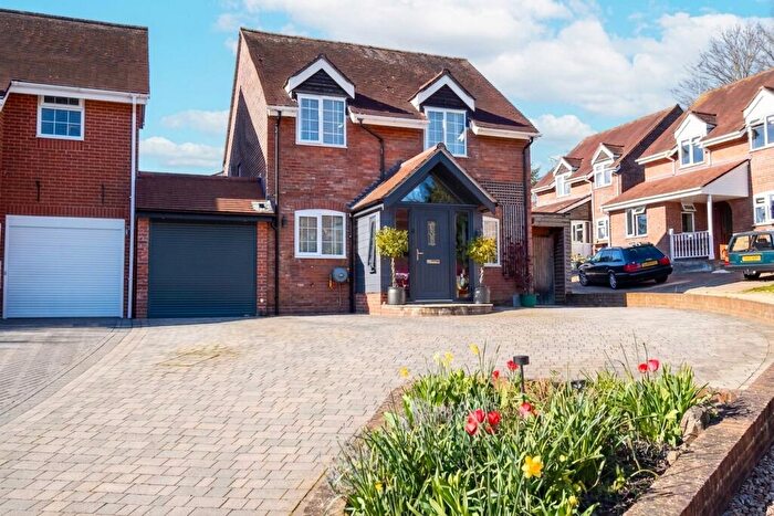 4 Bedroom Detached House For Sale In Kerry Close, Chandler's Ford, SO53