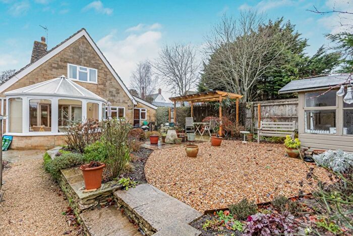 3 Bedroom Bungalow For Sale In Puddleduck Lane, Great Coxwell, Faringdon, Oxfordshire, SN7