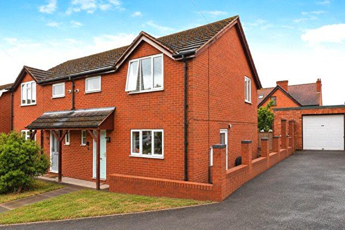 2 Bedroom Semi Detached House For Sale In Sandringham Close, Evesham, Ershireworcest, WR11