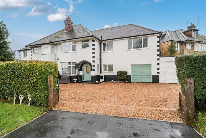 4 Bedroom Semi Detached House For Sale In Whitedown Lane, Alton, GU34