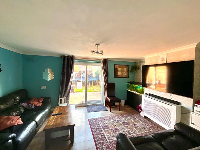 3 Bedroom Semi-Detached House For Sale In Spring Meadow, Cotgrave, NG12