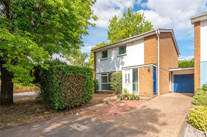 4 Bedroom Detached House For Sale In Samian Gate, St. Albans, Hertfordshire, AL3