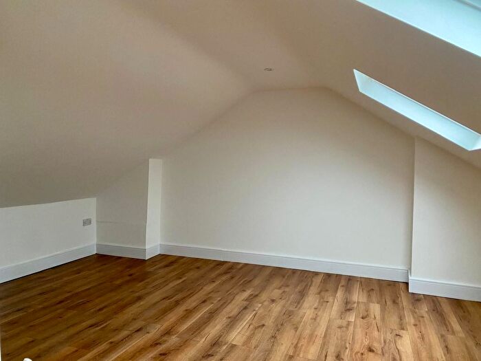 5 Bedroom Terraced House To Rent In Woodmansterne Road, London, SW16