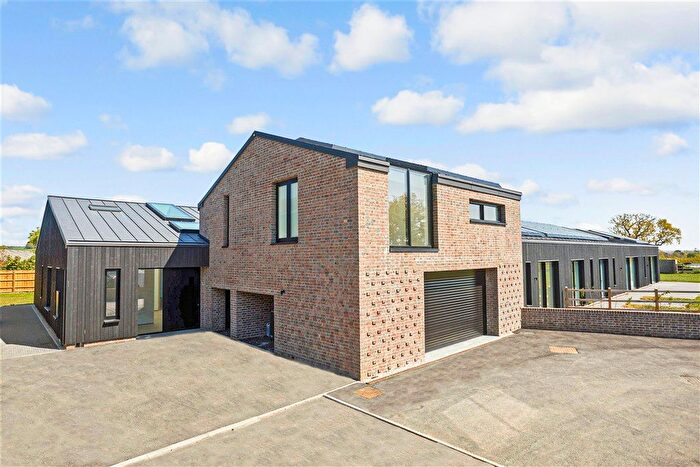 3 Bedroom Semi Detached House For Sale In Hartfield Road, Cowden, Kent, TN8