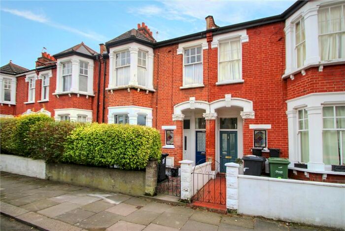 2 Bedroom Flat To Rent In Cambray Road, London, SW12