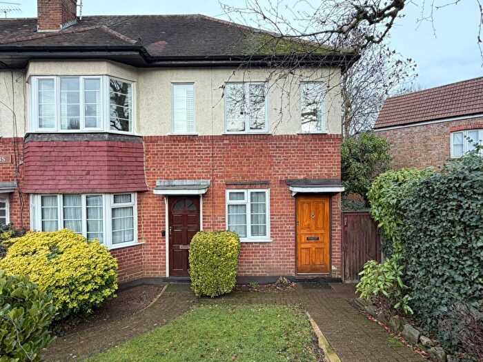 2 Bedroom Flat To Rent In St Ronans, Nether Street, N3