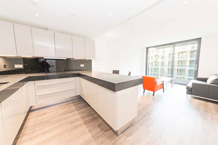 2 Bedroom Flat To Rent In Goodman Fields, Catalina House, E1