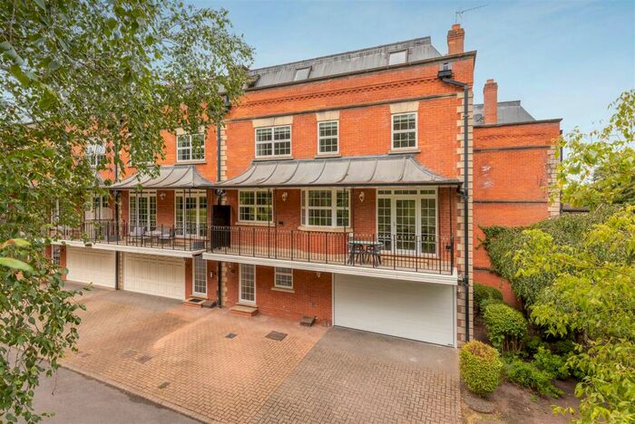 4 Bedroom Town House To Rent In Princess Gate, Ascot, SL5