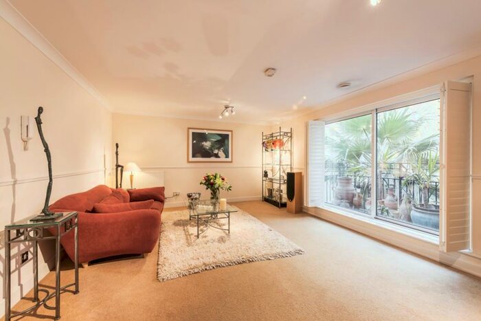 1 Bedroom Apartment To Rent In High Timber Street, EC4