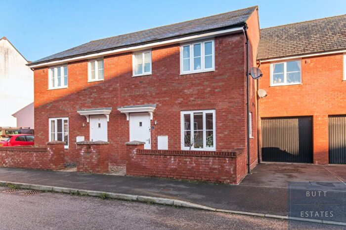 3 Bedroom Semi-Detached House For Sale In Best Park, Exeter, EX5