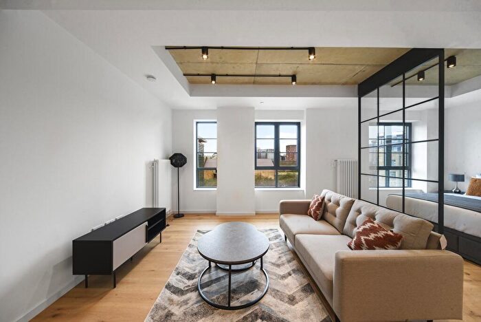 Apartment For Sale In Goodluck Hope Walk London, E14