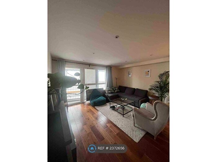 2 Bedroom Flat To Rent In Wellesley Terrace, London, N1