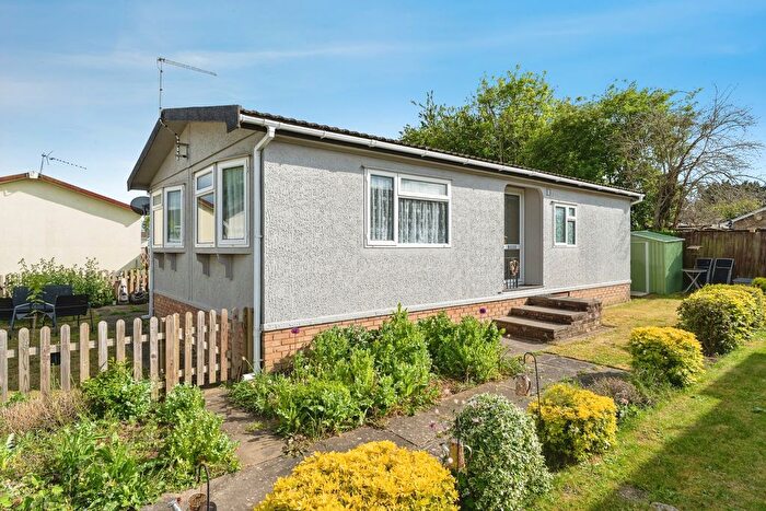 2 Bedroom Mobile/park Home For Sale In New Orchard Park, Littleport, Ely, Cambridgeshire, CB6