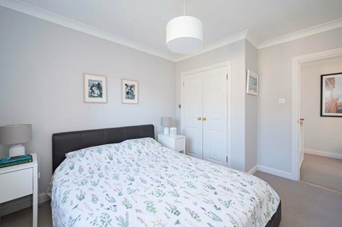 2 Bedroom Character Property For Sale In Warrenne Way, Reigate, RH2