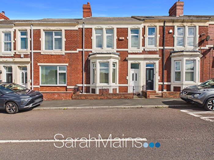 3 Bedroom Terraced House For Sale In Carr Hill Road, Gateshead, NE9
