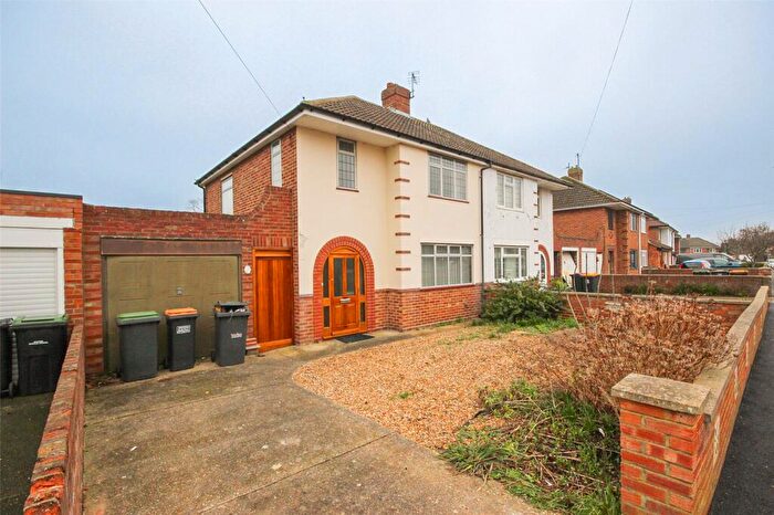 3 Bedroom Semi-Detached House For Sale In Fairholme, Bedford, Bedfordshire, MK41