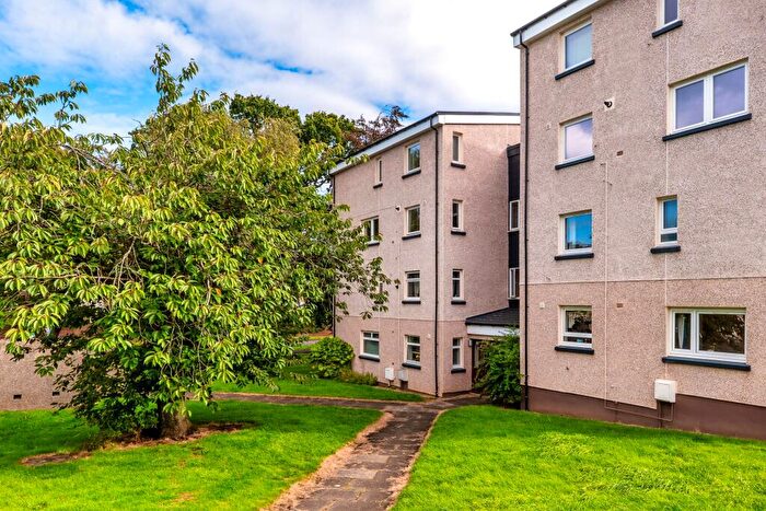 2 Bedroom Flat For Sale In Derwent Avenue, Falkirk, FK1
