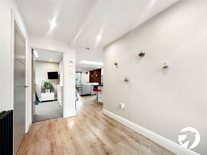 3 Bedroom Bungalow For Sale In Longfield Place, Maidstone, Kent, ME15