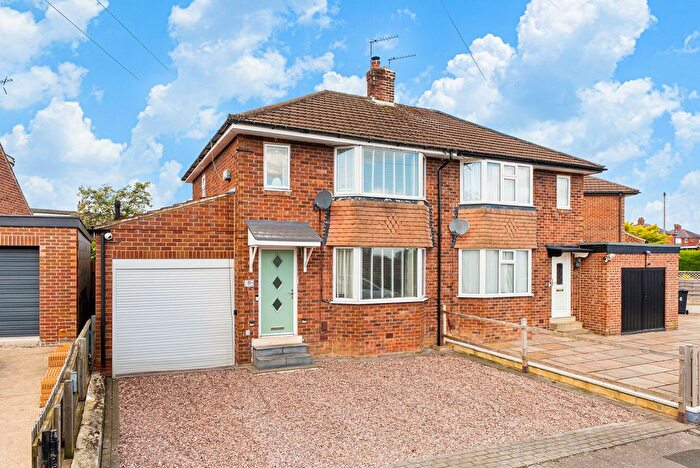 4 Bedroom Semi Detached House For Sale In Hill Top Close, Harrogate, HG1