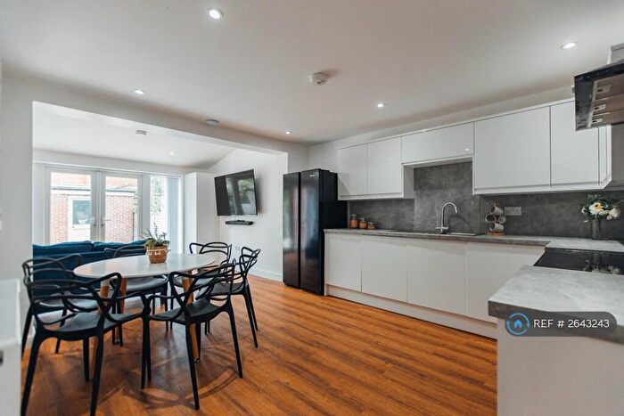 6 Bedroom Semi-Detached House To Rent In Radmoor Road, Loughborough, LE11