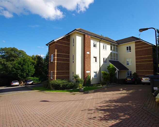 1 Bedroom Flat To Rent In Rowantree Drive, Idle, Bradford, BD10