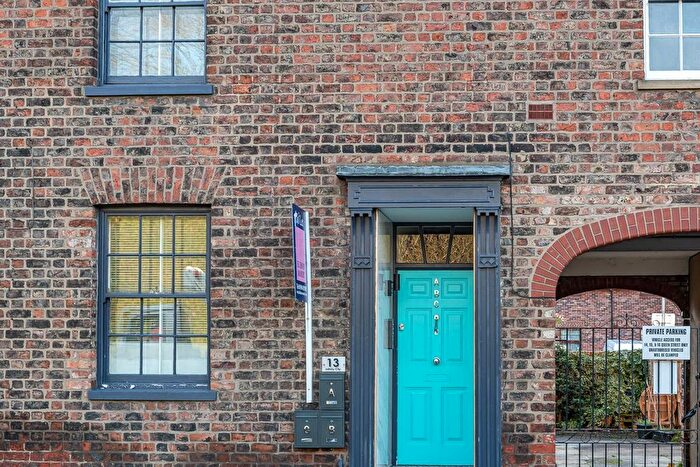 4 Bedroom Town House For Sale In Queen Street, Central York, YO24