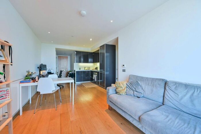 1 Bedroom Flat To Rent In Walworth Road, Elephant And Castle, London, SE1