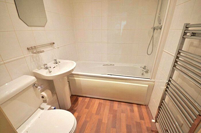 2 Bedroom Apartment To Rent In St Philips Court, Hulme, Greater Manchester, M15