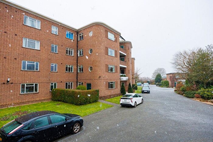 4 Bedroom Flat For Sale In Fairacres, Roehampton Lane, SW15