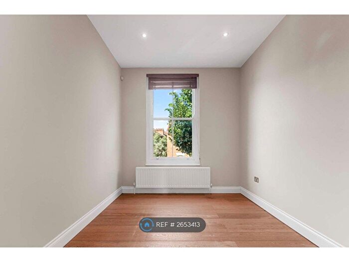 1 Bedroom Flat To Rent In Greenwood Road, London, E8