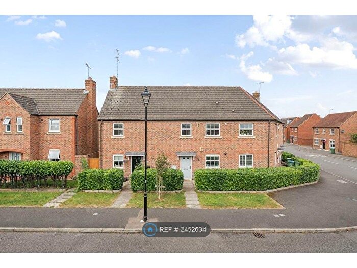 2 Bedroom Maisonette To Rent In Aylesbury, Aylesbury, HP19