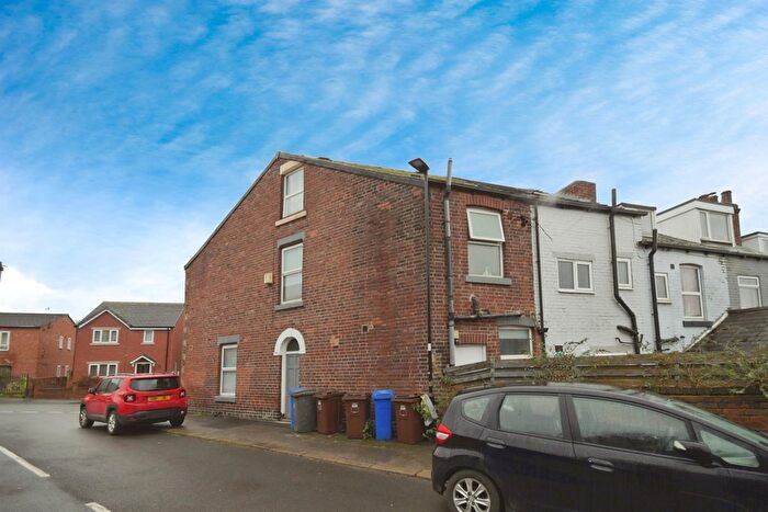 5 Bedroom End Of Terrace House For Sale In Cross Myrtle Road, Sheffield, South Yorkshire, S2