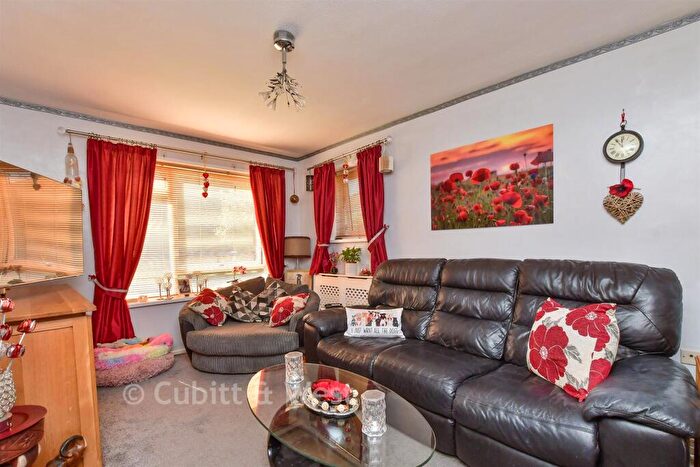 1 Bedroom Flat For Sale In Mill Road, Worthing, West Sussex, BN11