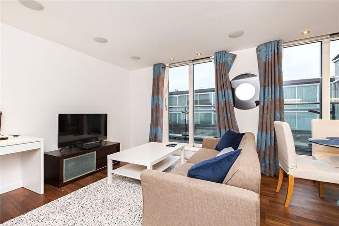 1 Bedroom Flat To Rent In Islington On The Green, A Islington Green, London, N1