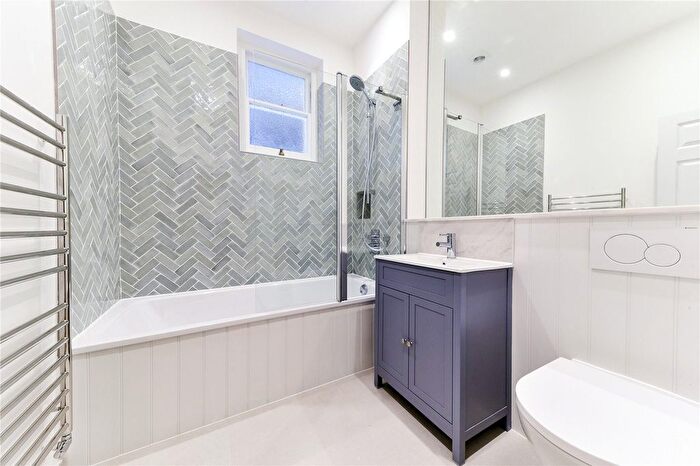 3 Bedroom Flat To Rent In Christchurch Avenue, London, NW6