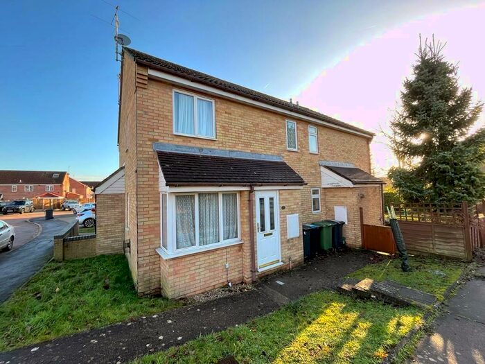 1 Bedroom Semi-Detached House To Rent In The Lawns, Hemel Hempstead, Hertfordshire, HP1