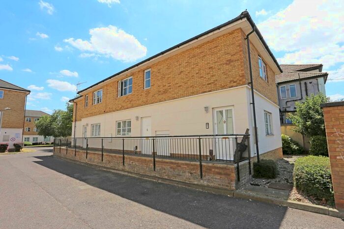 1 Bedroom Flat To Rent In Causton Square, Dagenham, RM10