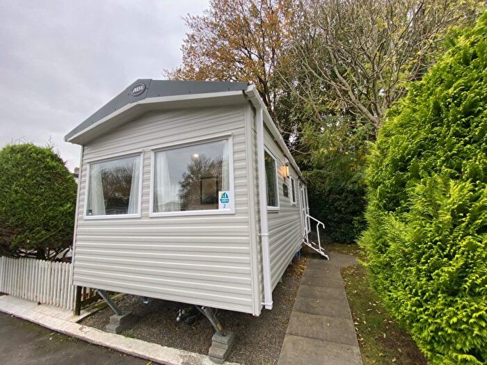 2 Bedroom Park Home For Sale In Marsh Road, Tenby, SA70