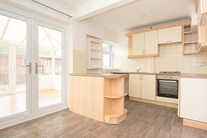 3 Bedroom Terraced House For Sale In Sommerdale Grove, LS13