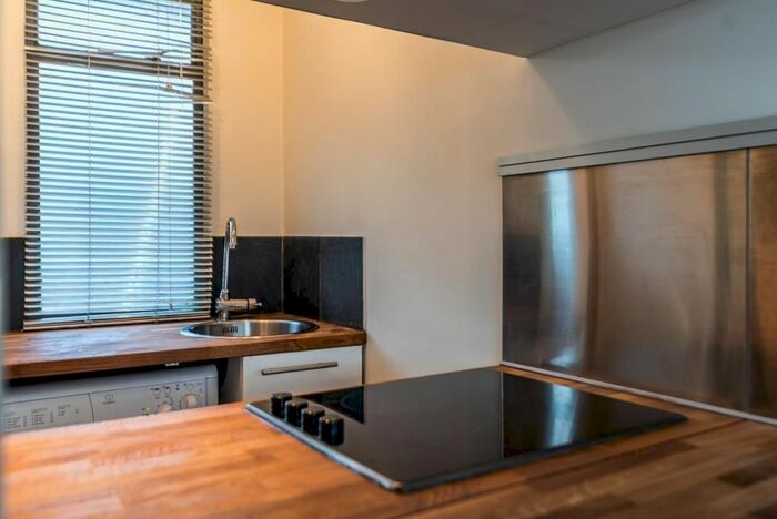 1 Bedroom Studio To Rent In Streatham Hill, London, SW2