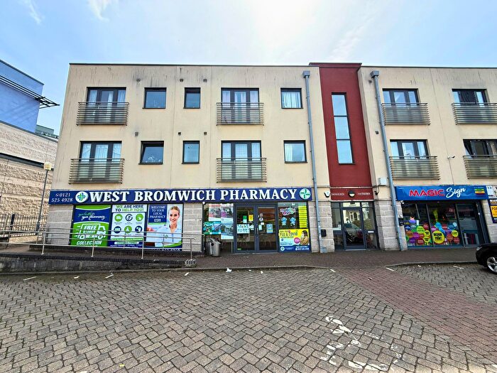 2 Bedroom Flat For Sale In West Gate Plaza, Moor Street, West Bromwich, B70